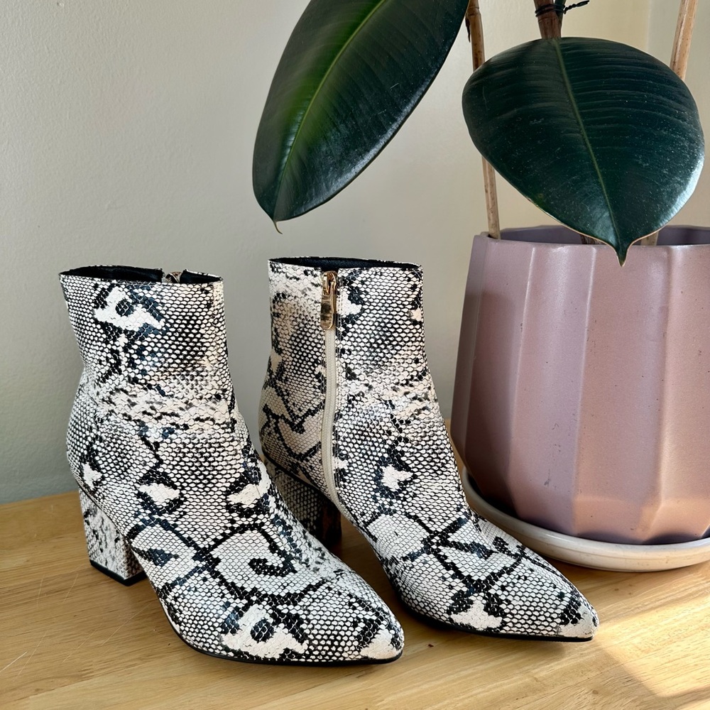 Elegant Snakeskin Pattern Ankle Boots